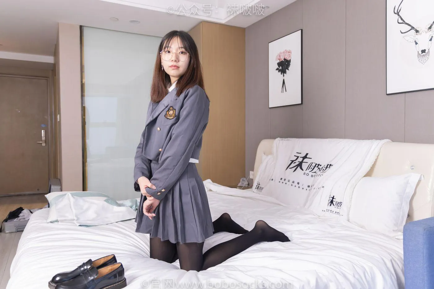 [BoBoSocks袜啵啵]NO.060 小甜豆-JK制服、皮鞋、厚黑丝 [131P]插图1